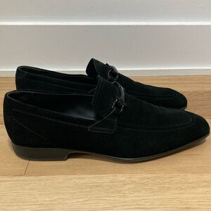 SALVATORE FERRAGAMO black suede loafer gancini ornament size 10